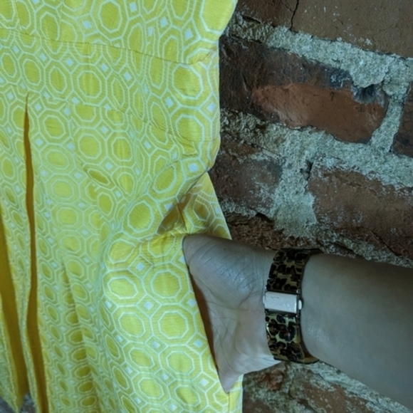 Tommy Hilfiger Size 10 Yellow & White Dress with *POCKETS* - Picture 4 of 14